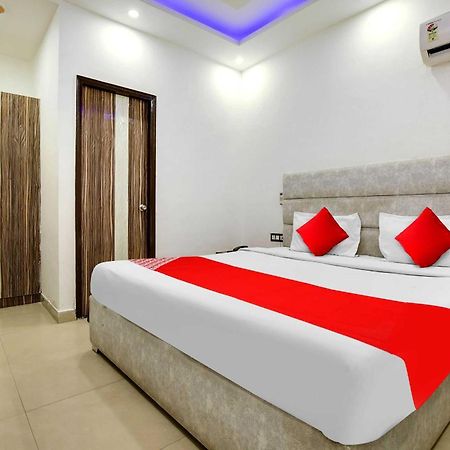 Hotel O Av Continental Zirakpur Luaran gambar