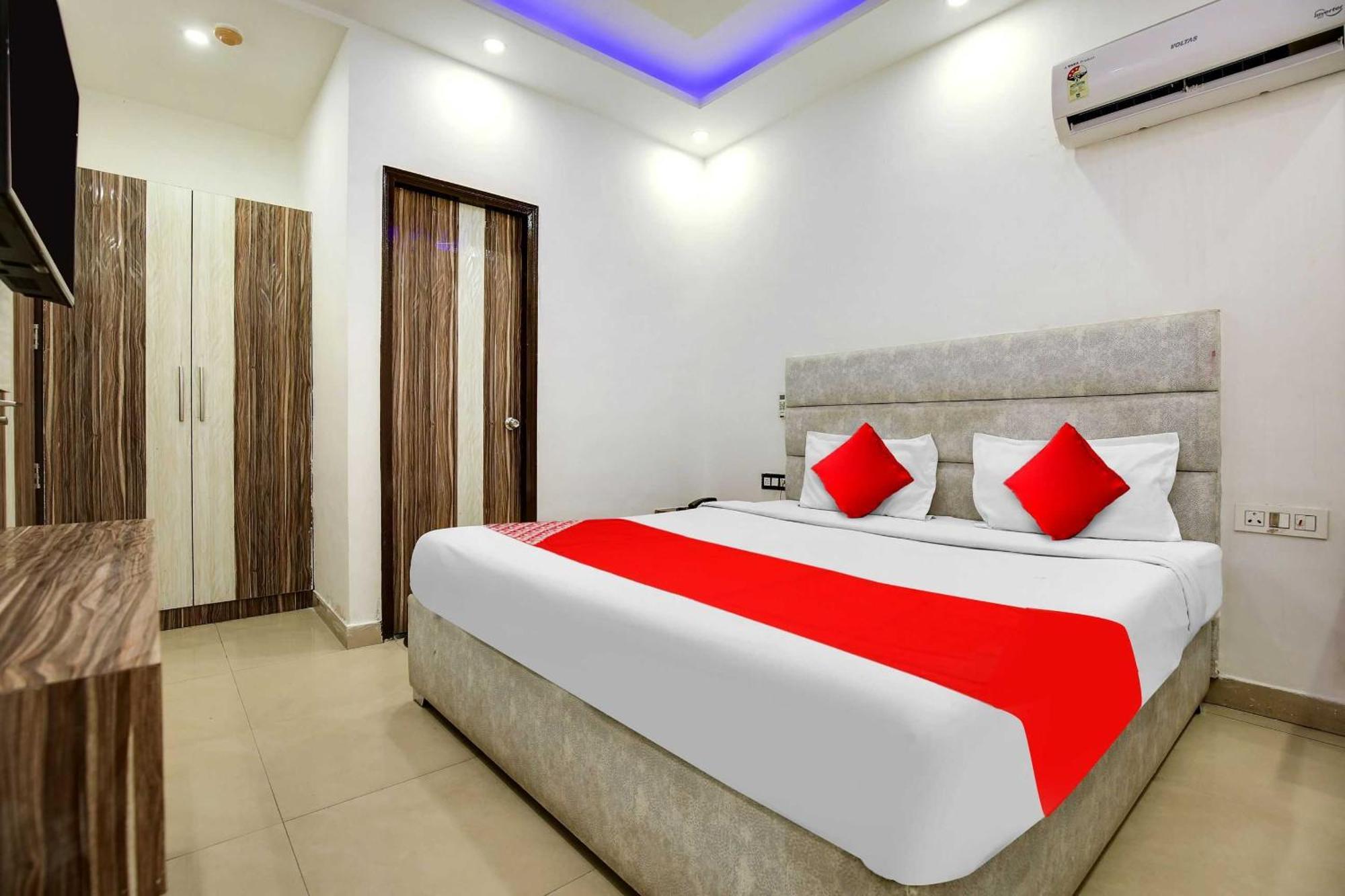 Hotel O Av Continental Zirakpur Luaran gambar