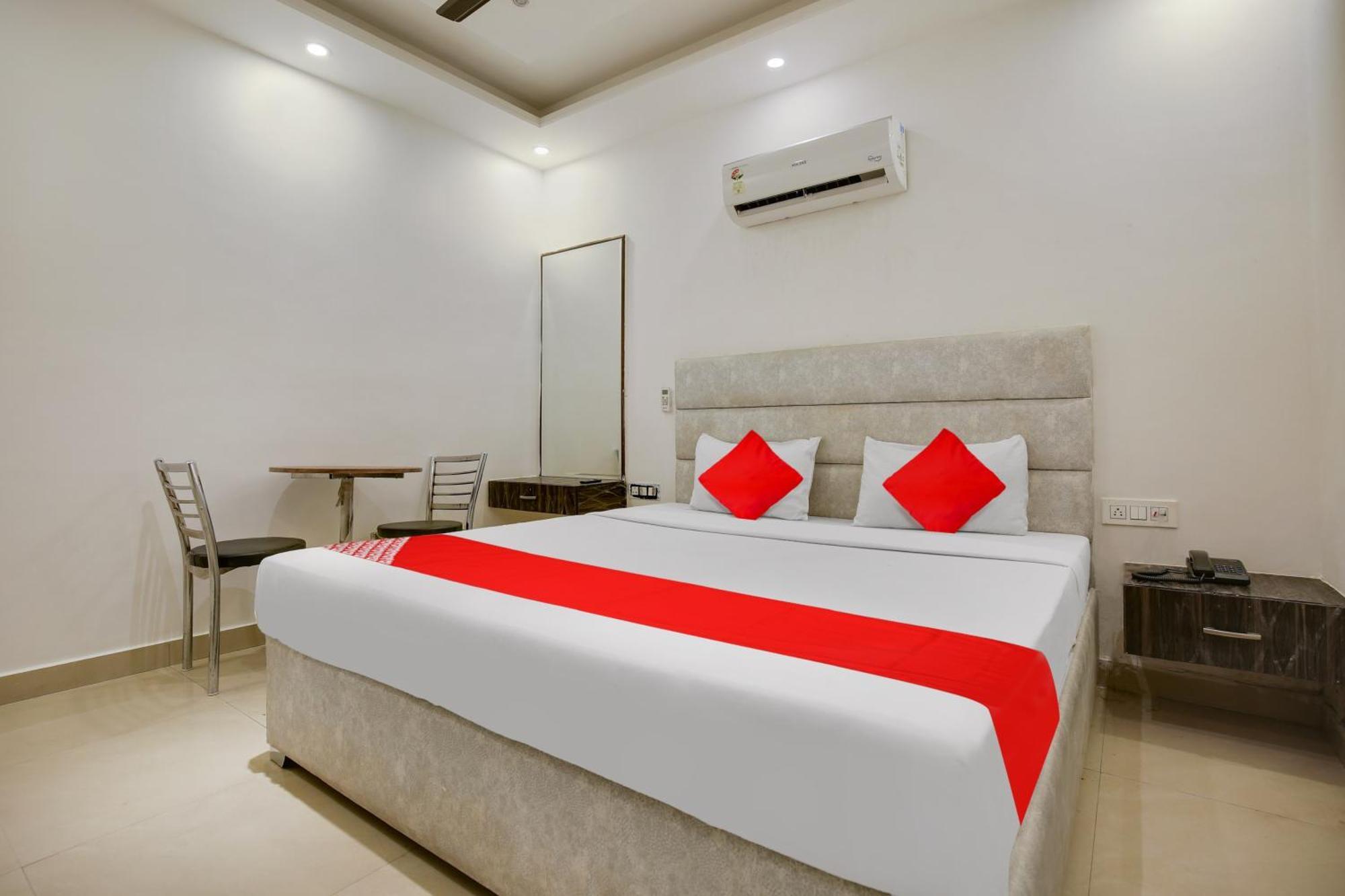 Hotel O Av Continental Zirakpur Luaran gambar