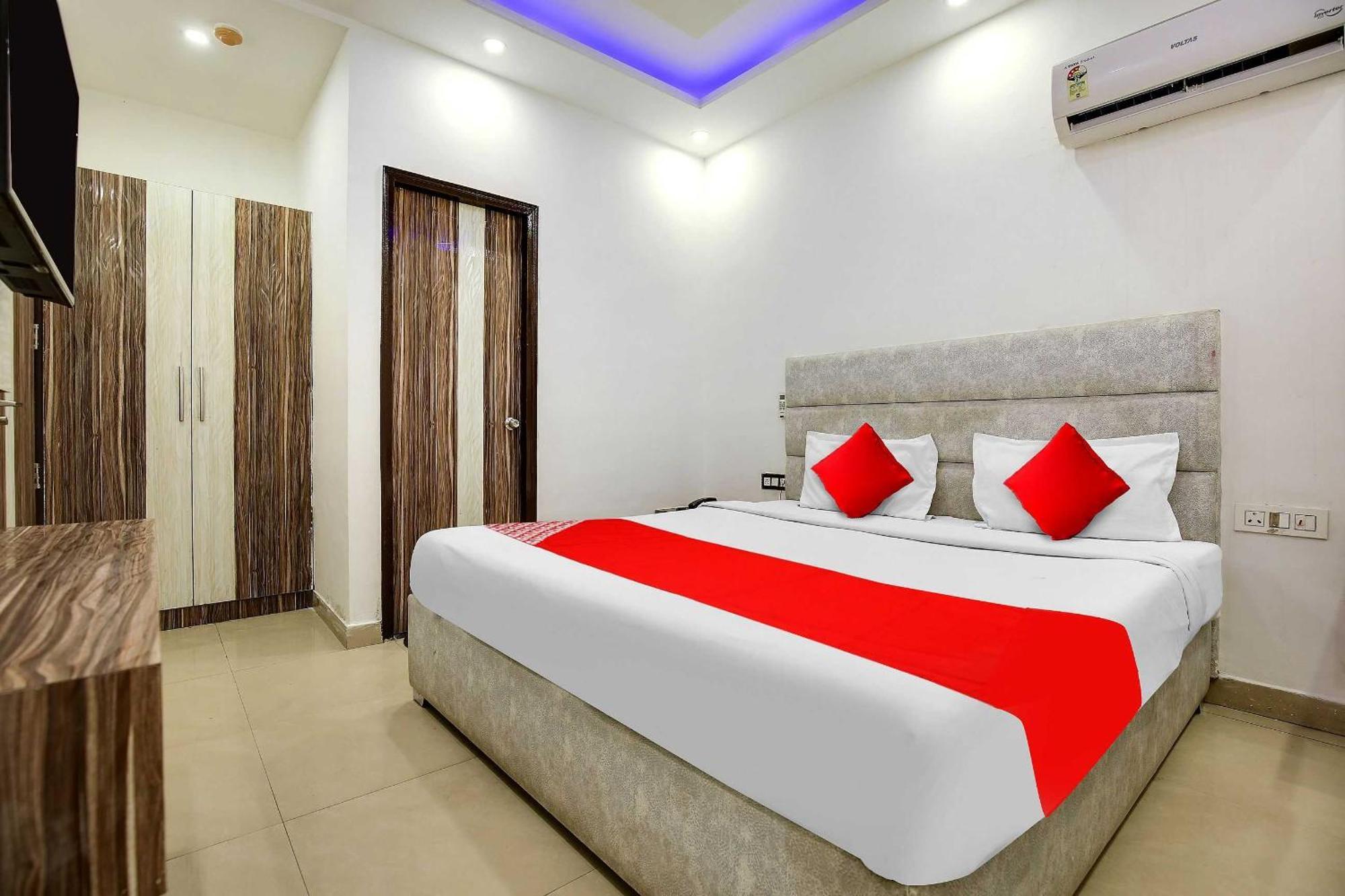 Hotel O Av Continental Zirakpur Luaran gambar