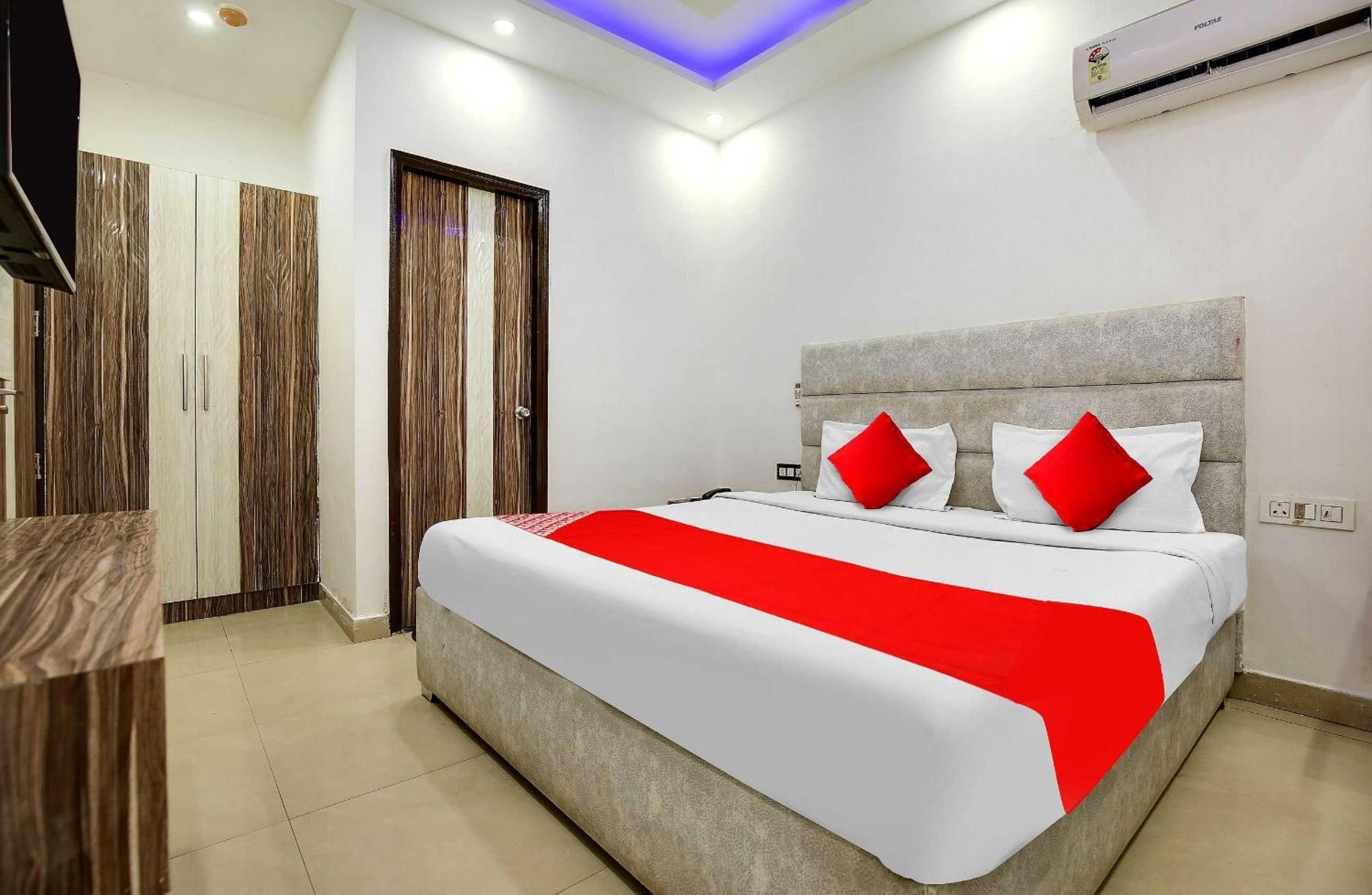 Hotel O Av Continental Zirakpur Luaran gambar