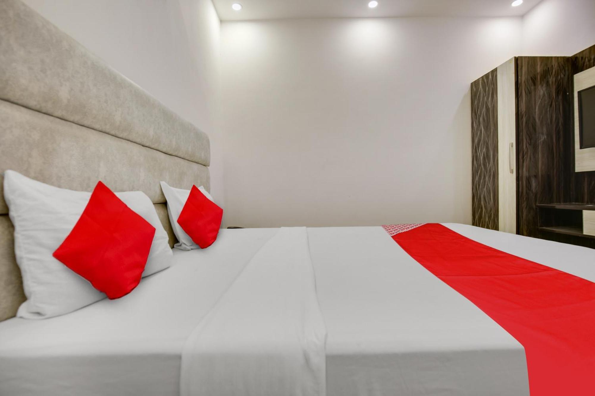 Hotel O Av Continental Zirakpur Luaran gambar