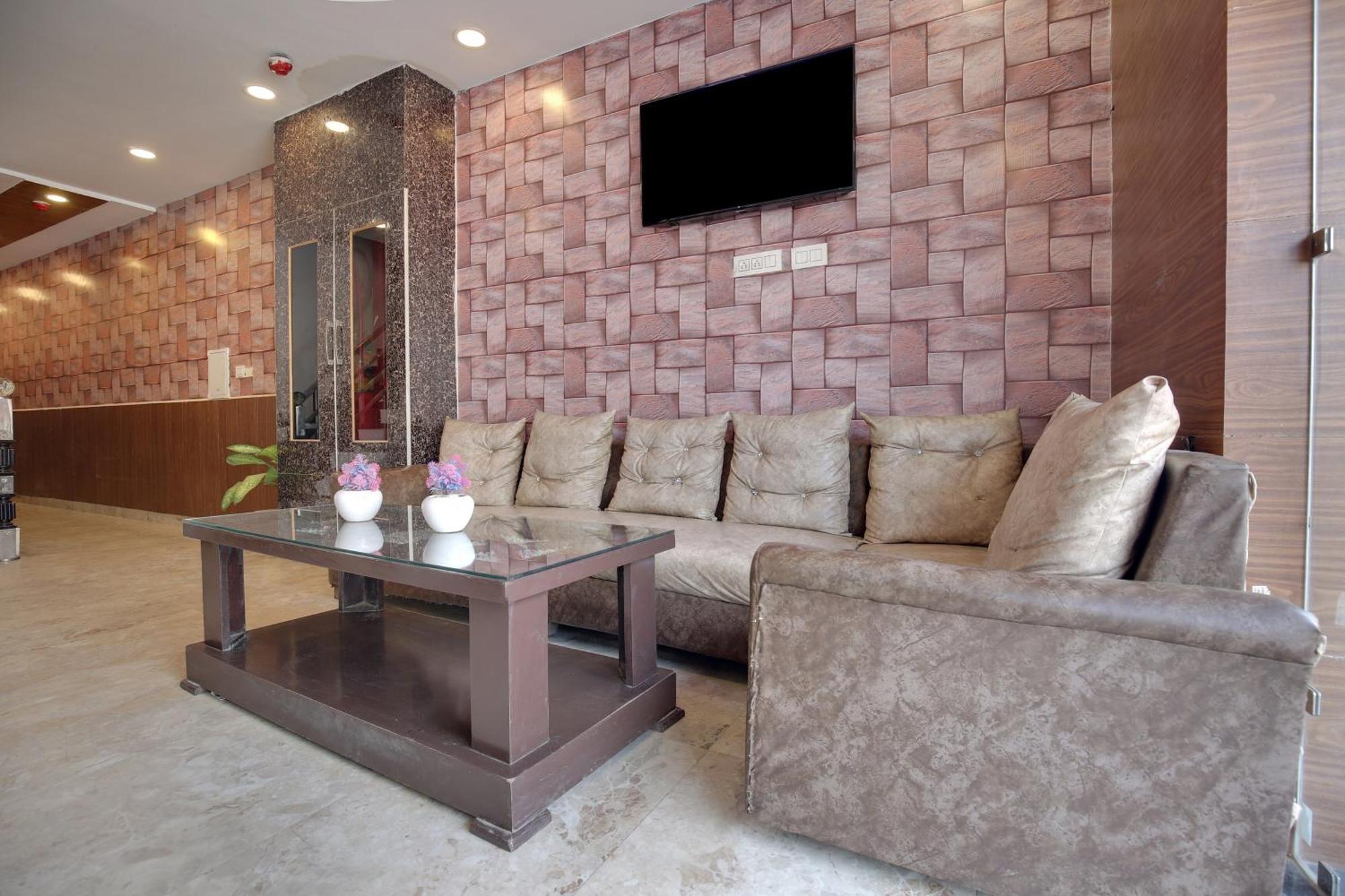 Hotel O Av Continental Zirakpur Luaran gambar