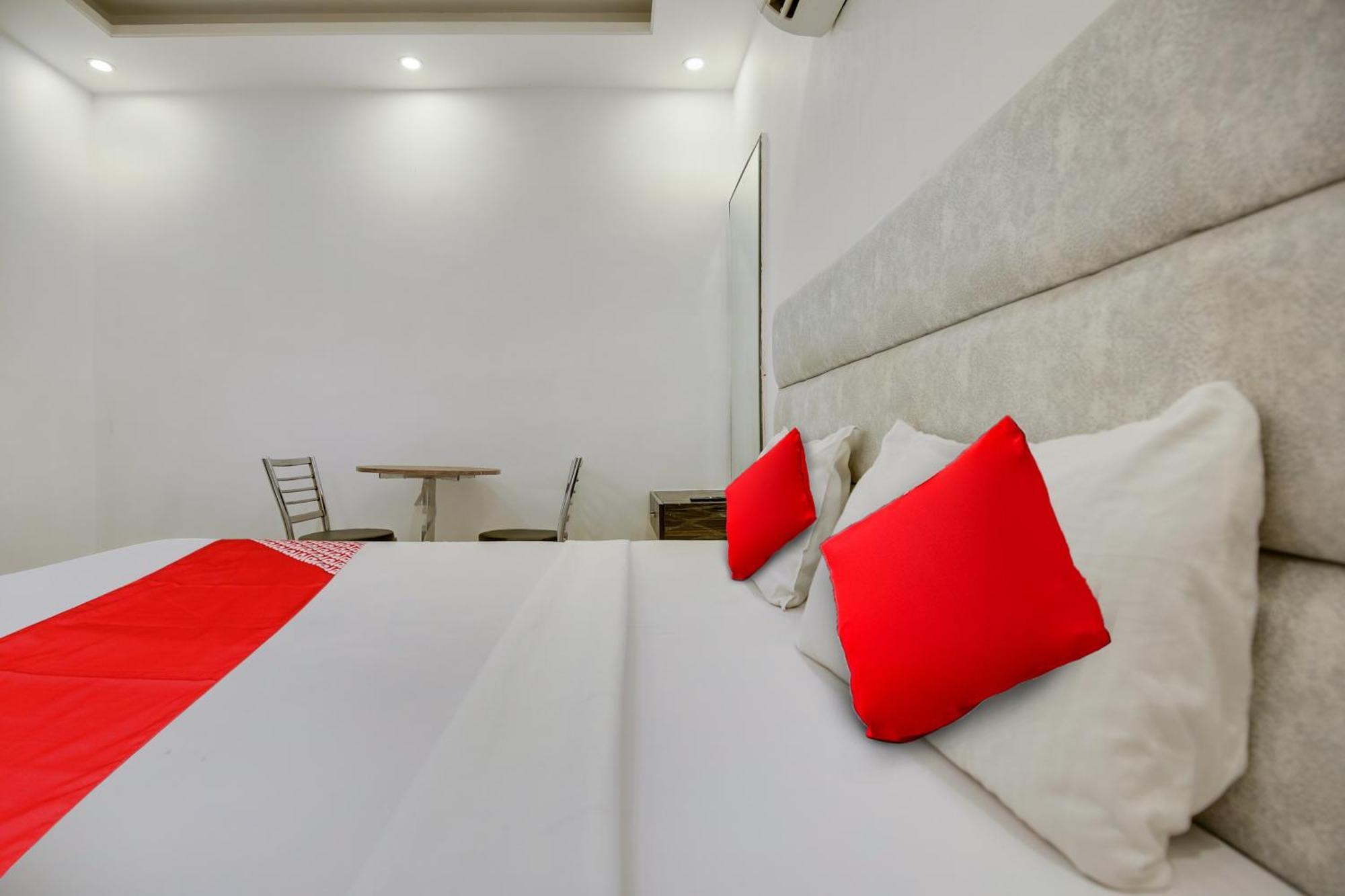 Hotel O Av Continental Zirakpur Luaran gambar